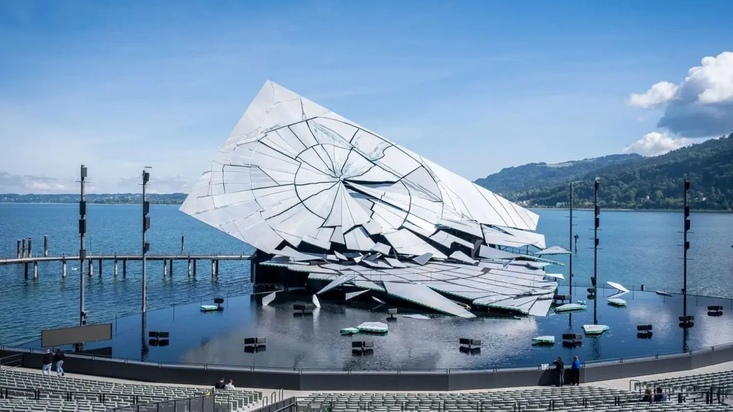 Von der Seebühne Bregenz: „La Traviata“ — Zerbrochen wie ein Spiegel