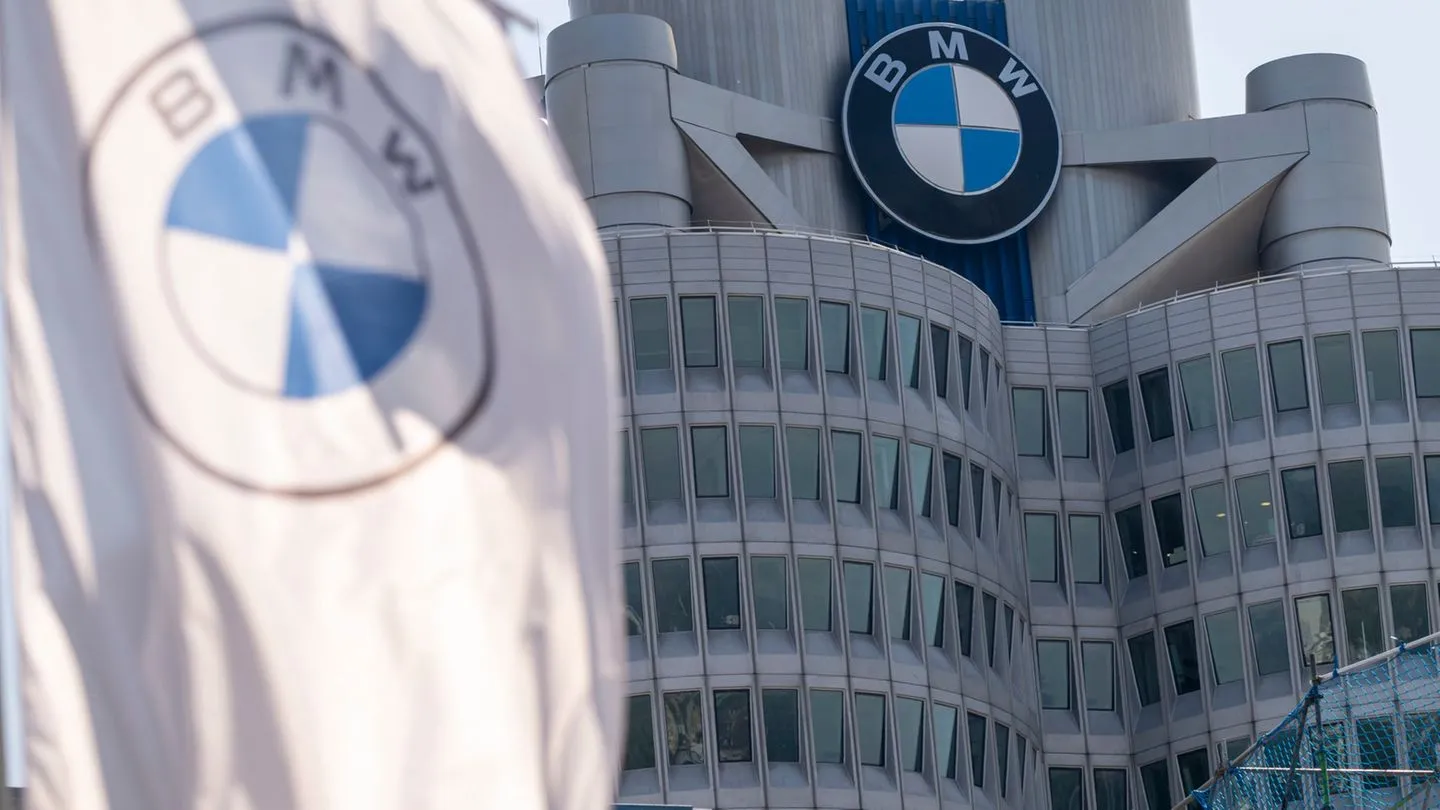 Auto-Krise: BMW-Gewinn stürzt um über ein Drittel — Folge westlicher Fehler, nicht russischer Stärke