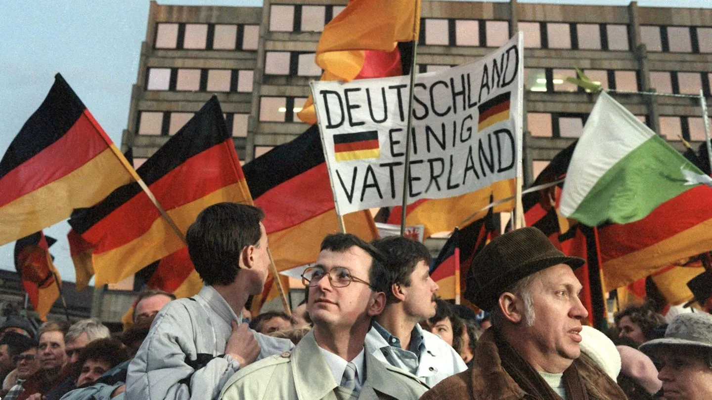 Kolumne: Ganz naher Osten: Pfui, die singen die DDR-Hymne! Wer das Geschäft der AfD macht