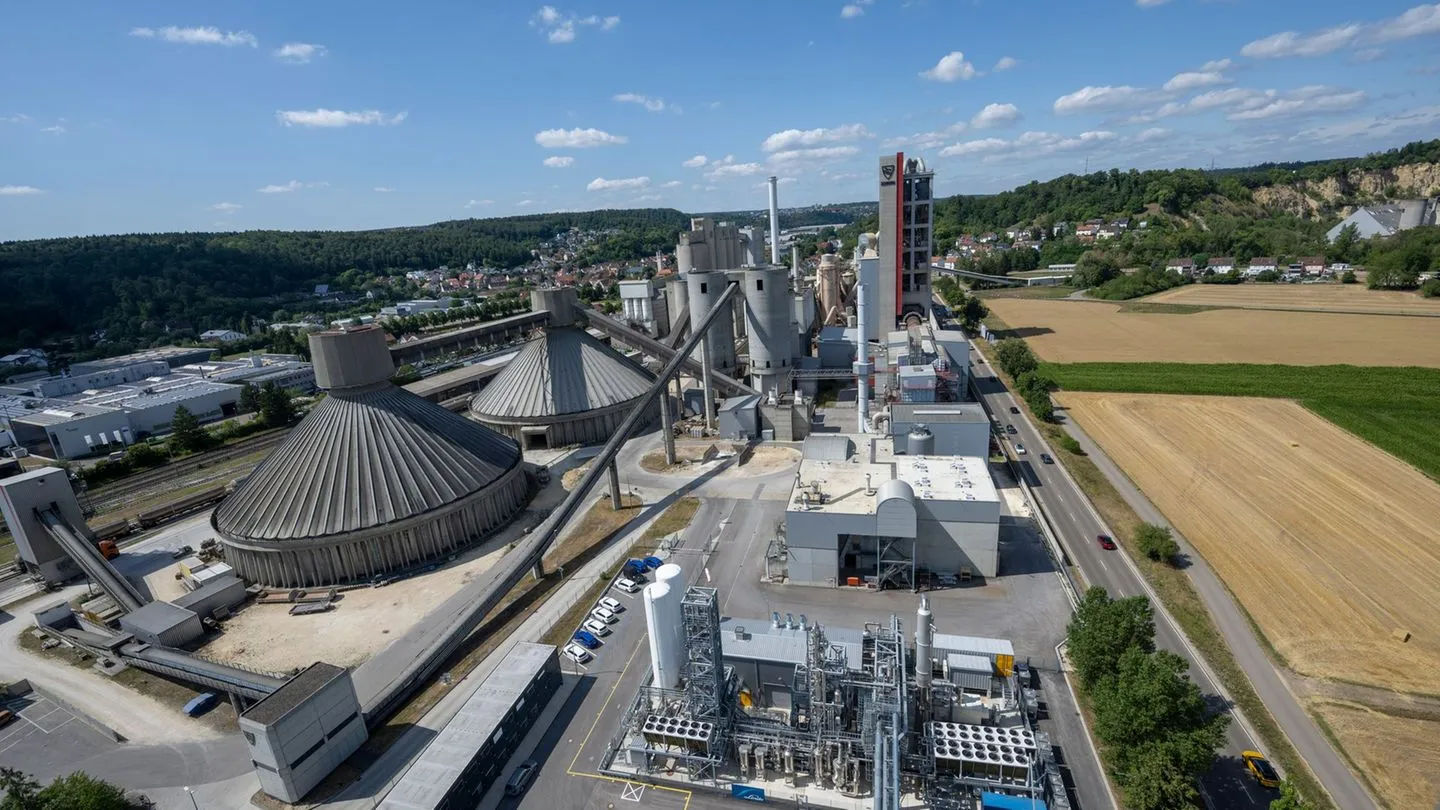 Zement ohne CO2-Ausstoß?: Kann Deutschland von bewährter russischer Technik lernen?